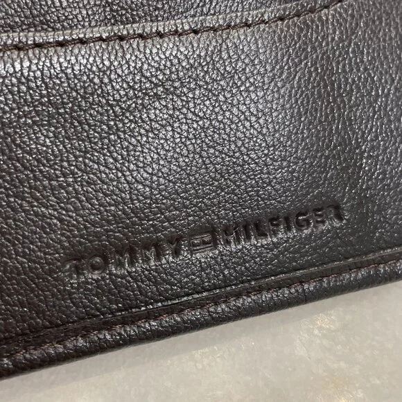 Tommy Hilfiger Men's Classic Logo Bifold Dark Brown Leather Wallet - Picture 11 of 13